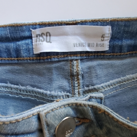 RSQ Venice Mid Rise Distressed Bleached Stretchy Cut Offs sz 5 - Picture 3 of 3